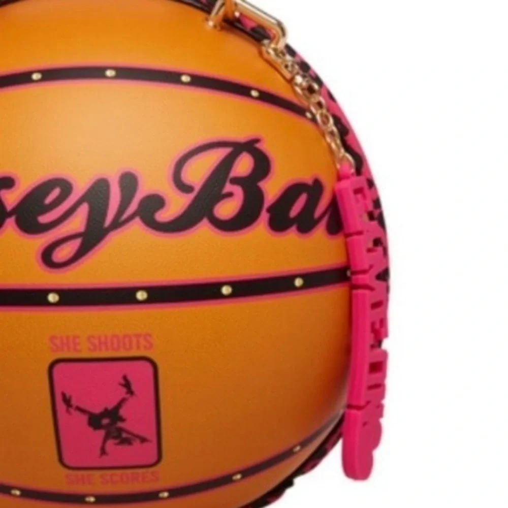 NWT BETSEY JOHNSON Kitsch leopard basketball Betsey-Ball Top Handler/crossbody